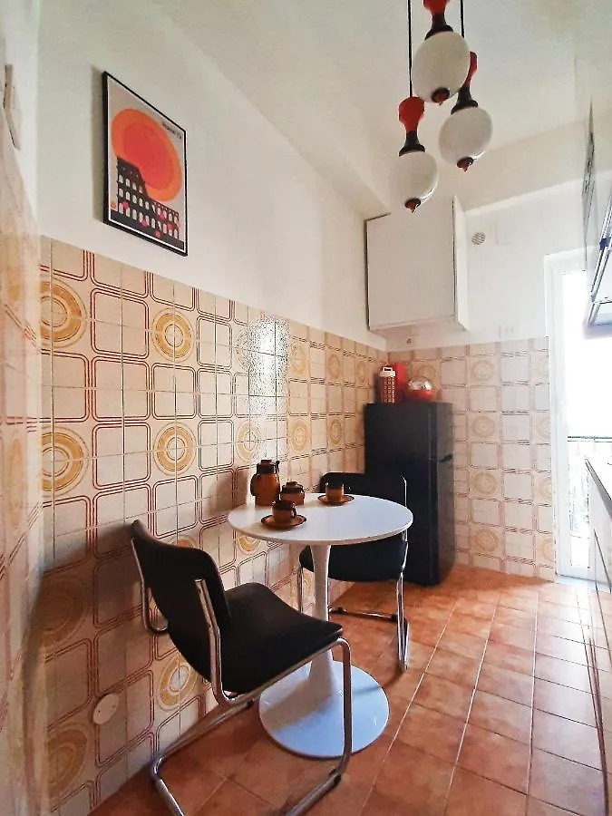 Apartament Roma73 0*, Rzym